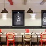 Ibis Paris La Defense Esplanade Курбевуа