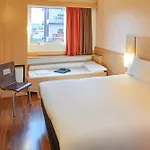 Ibis Paris La Defense Esplanade Courbevoie