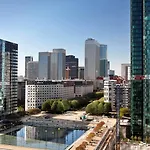 Ibis Paris La Defense Esplanade 쿠르브부아
