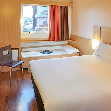 Ibis Paris La Défense Esplanade Courbevoie