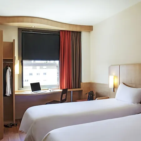 Hotel Ibis Paris La Defense Esplanade Courbevoie