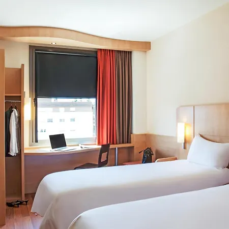 Otel Ibis Paris La Defense Esplanade Courbevoie