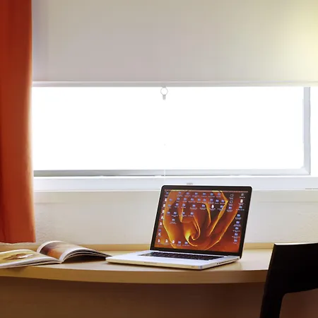 Ibis Paris La Defense Esplanade Курбевуа
