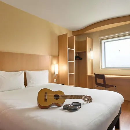 Ibis Paris La Defense Esplanade ホテル 3*