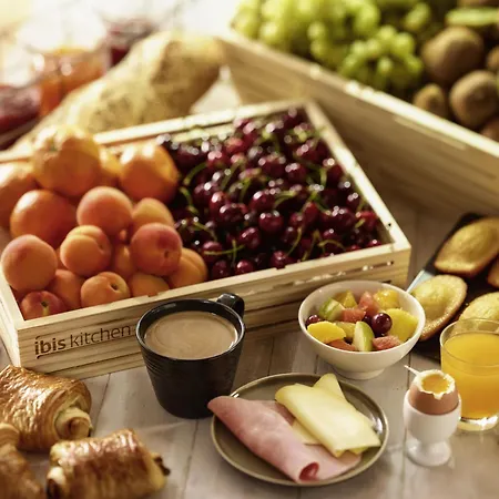 Otel Ibis Paris La Defense Esplanade