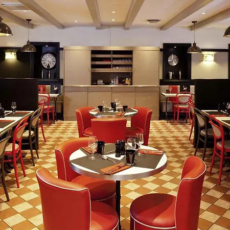 Ibis Paris La Défense Esplanade 3*