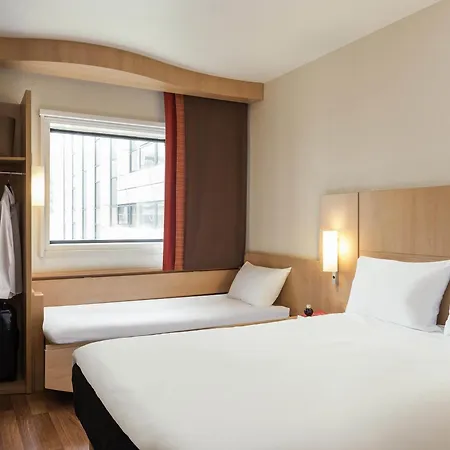 Ibis Paris La Defense Esplanade Szálloda 3*