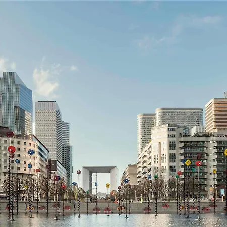 Ibis Paris La Defense Esplanade Hotel 3*