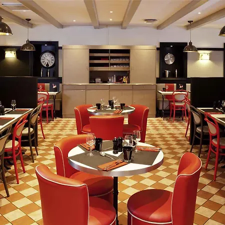 Ibis Paris La Defense Esplanade 3*