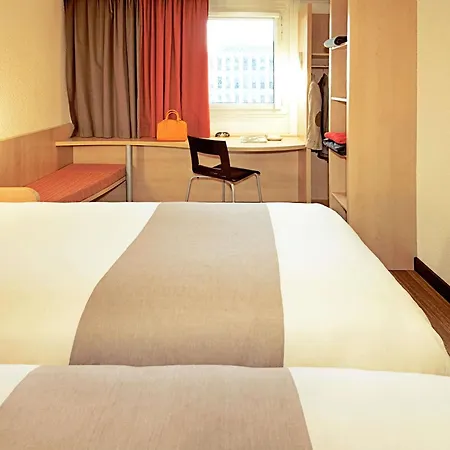 Ibis Paris La Defense Esplanade