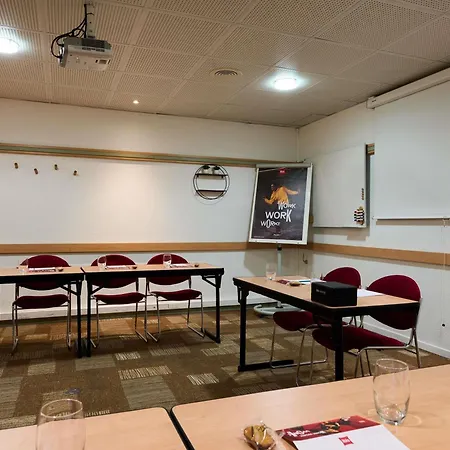 Отель Ibis Paris La Defense Esplanade