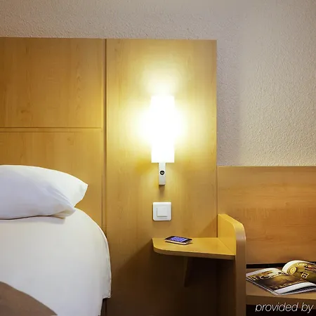 Ibis Paris La Defense Esplanade 3*