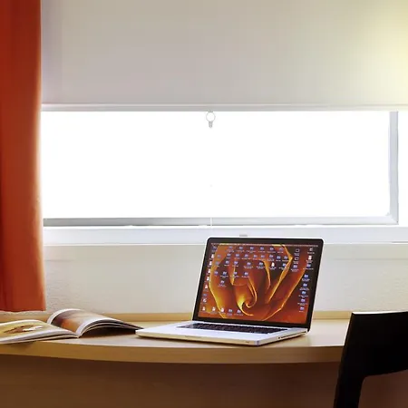 Hotell Ibis Paris La Defense Esplanade 3*