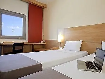 Ibis Paris La Defense Esplanade 酒店 3*