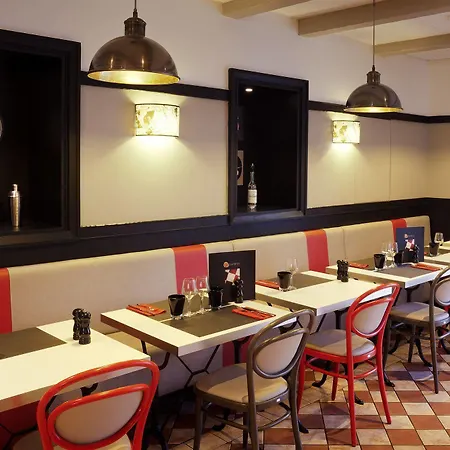 Otel Ibis Paris La Defense Esplanade