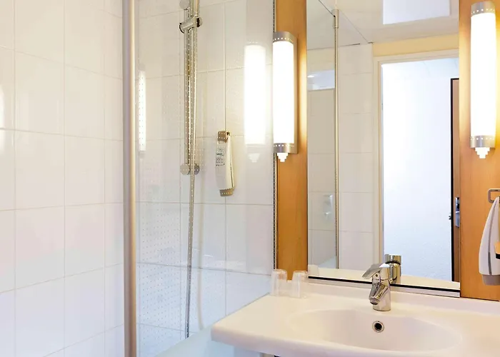 מלון Ibis Paris La Defense Esplanade