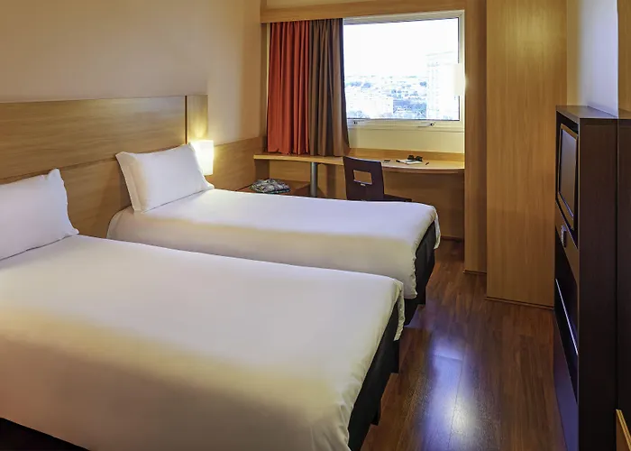 Ibis Paris La Defense Esplanade 酒店 3*