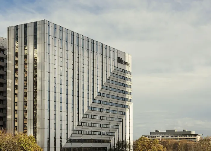 Ibis Paris La Defense Esplanade 酒店 3*