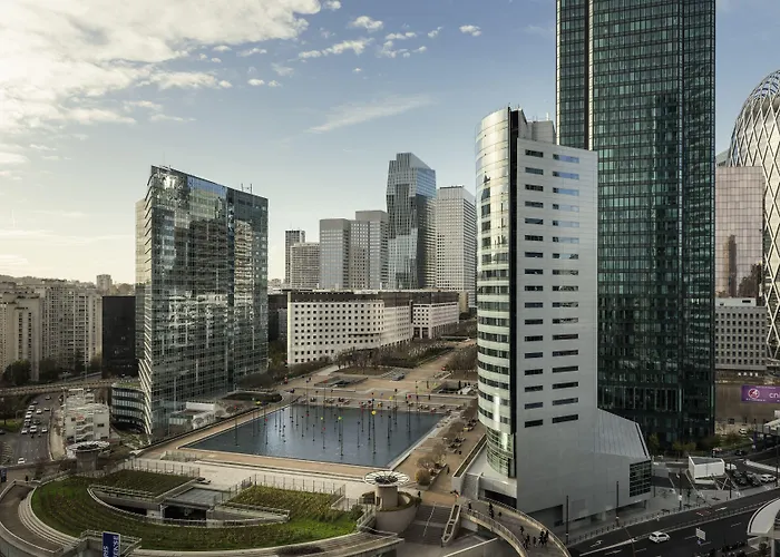 Ibis Paris La Défense Esplanade