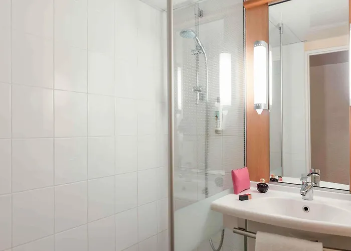 Ibis Paris La Defense Esplanade 酒店 3*