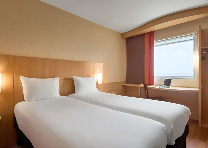 מלון Ibis Paris La Defense Esplanade