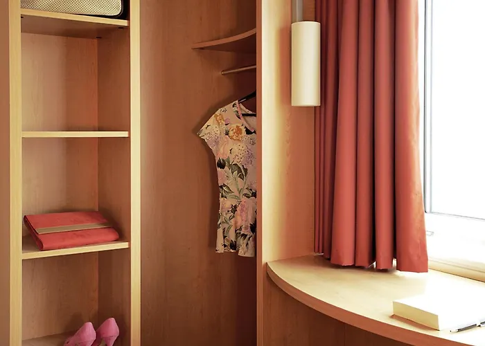 Ibis Paris La Défense Esplanade 3* Courbevoie